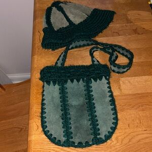 Boho 70’s Vintage Lulu Japan leather  & knit Forest Green crossbody bag and hat